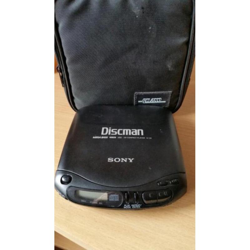Sony Discman incl beschermhoes.