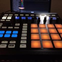 Maschine MK2 incl. KOMPLETE SELECTION/MASSIVE/SCARBEE