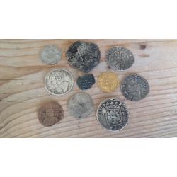Spaanse zilveren matten - 8 Reaal 1690 en 1 Reaal 1697