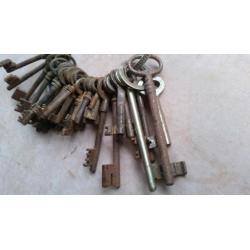 oude sleutels 36 stuks