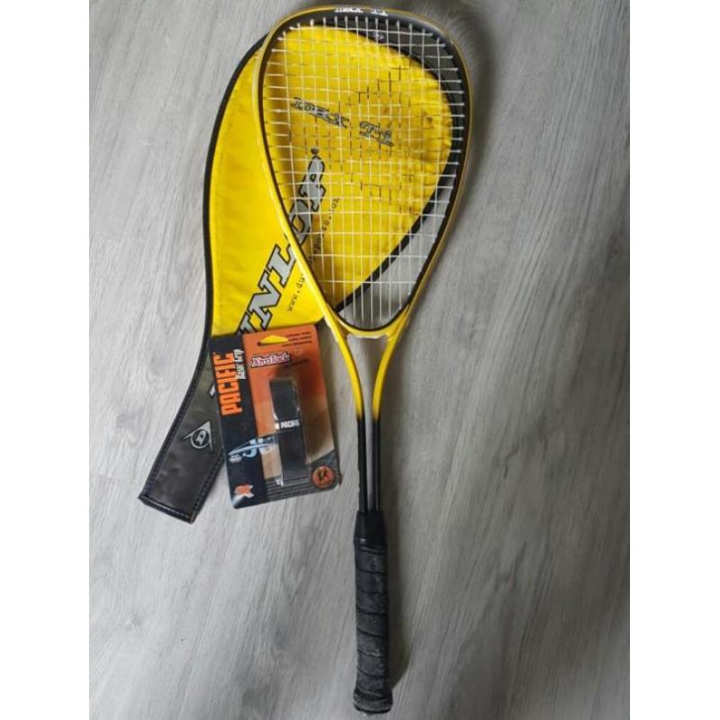 squash racket + nieuwe tape voor de grip