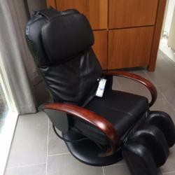 Electrische massagestoel (leder) relax fauteuil.