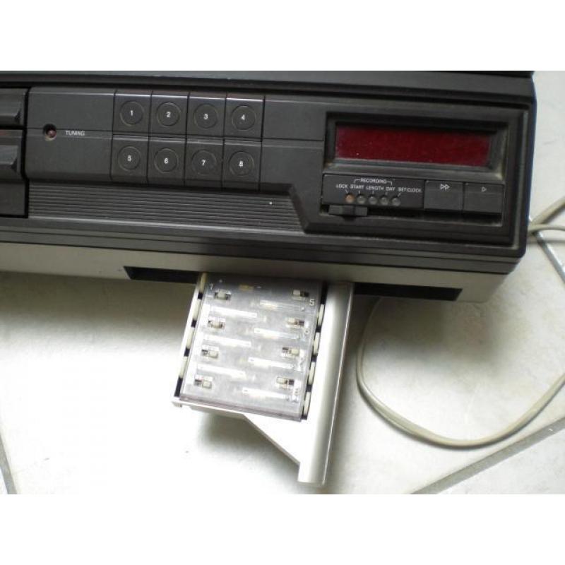 N1700 VCR van PHILIPS