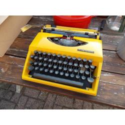 adler tippa oranje geel typemachine vintage werkt prima