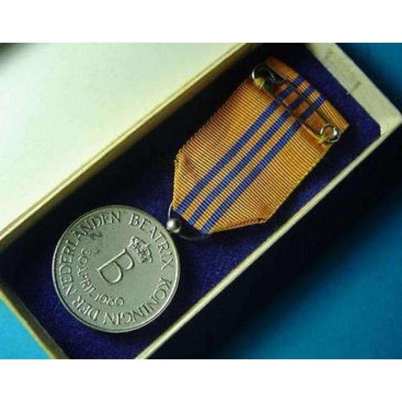 Medaille inhulding beatrix 1980 in orginele doos