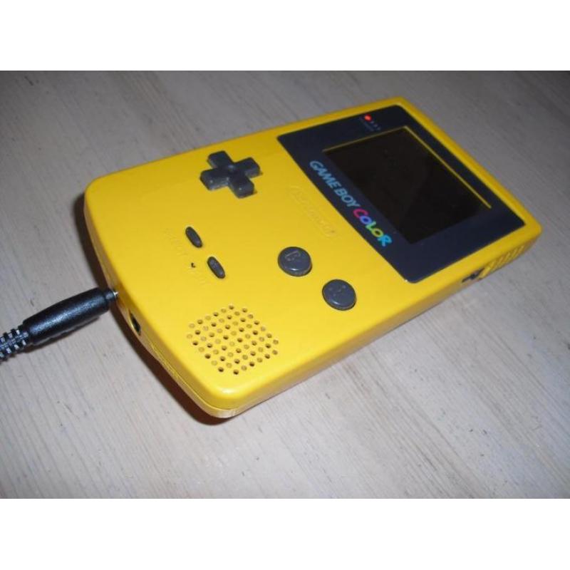 gameboy color geel met 220V /230 V adapter