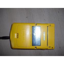 gameboy color geel met 220V /230 V adapter