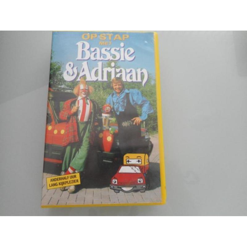 BASSIE & ADRIAAN "Op stap met Bassie & Adriaan" Op VIDEO!