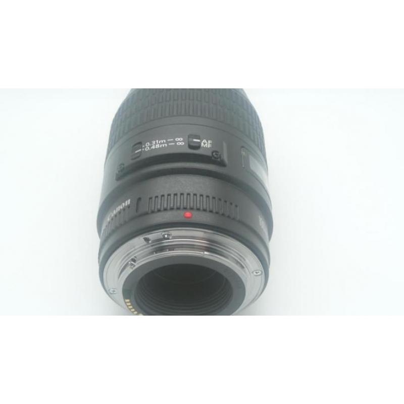 Canon EF 100mm f/2.8 macro usm