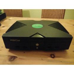 XBOX + 3 controllers & DVD movie playback kit