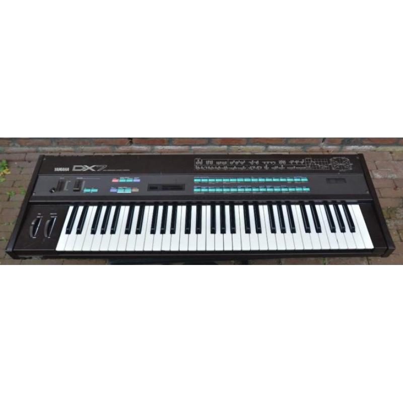 DX7 Yamaha synthesizer