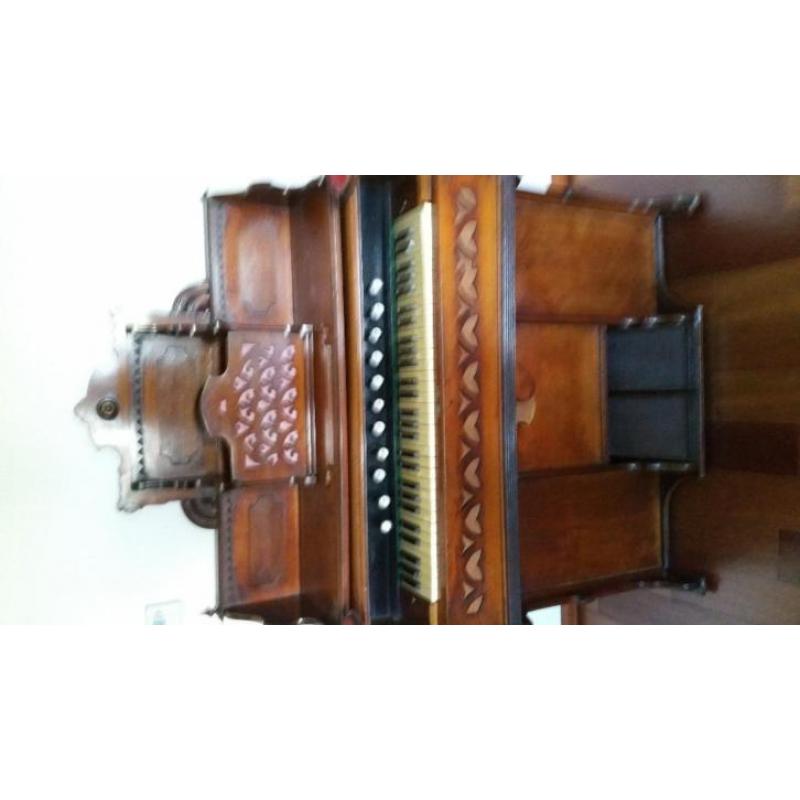 Orgel antiek zeer oud traporgel