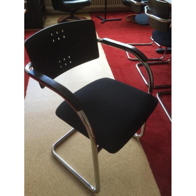 Vergadertafel bureau met 10 nette stoelen