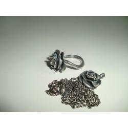 Roos ring zilveren antieke ring + hanger roosjes en ketting