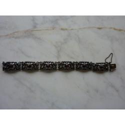 Antieke zilveren armband,Zeeuws zilver met granaten,1880.