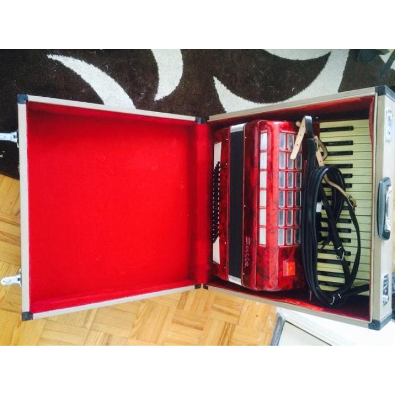 BAILE rood accordeon 80 bass, 7 registers