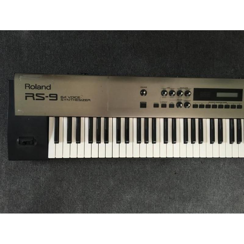 Roland RS9 Synthesizer