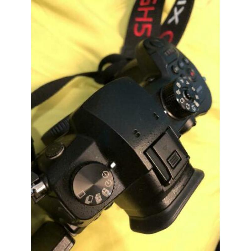 Panasonic dc-gh5 + 12-35mm f2.8 lens