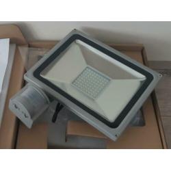 Breedstraler/Floodlight LED 50 Watt met bewegingssensor