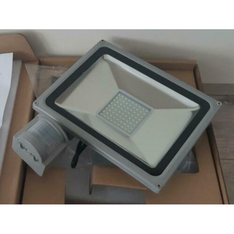 Breedstraler/Floodlight LED 50 Watt met bewegingssensor