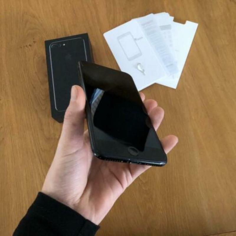 iPhone 8 Plus 64GB zwart - Erg netjes - Met doos en lader