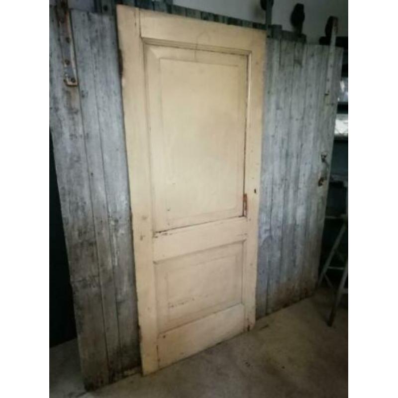 Oude deur nr 2 "halfweg brocante"