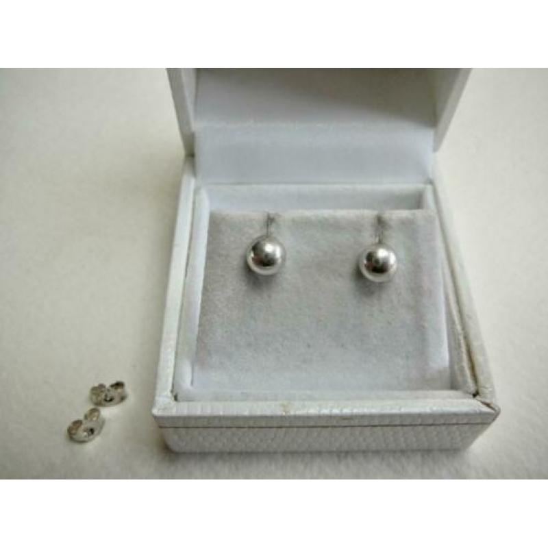 Zilveren knopjes oorbellen 1/2 bol van 5 mm. ø 925 zilver
