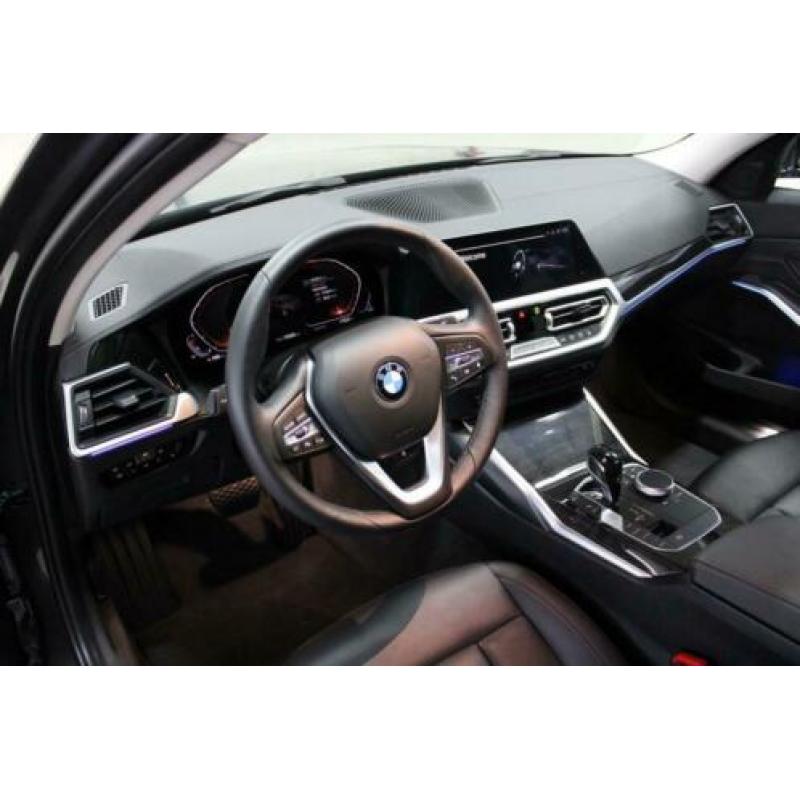 BMW 3-serie 320i High Executive Luxury Line
