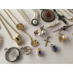 Groot lot oude / antieke / vintage sieraden