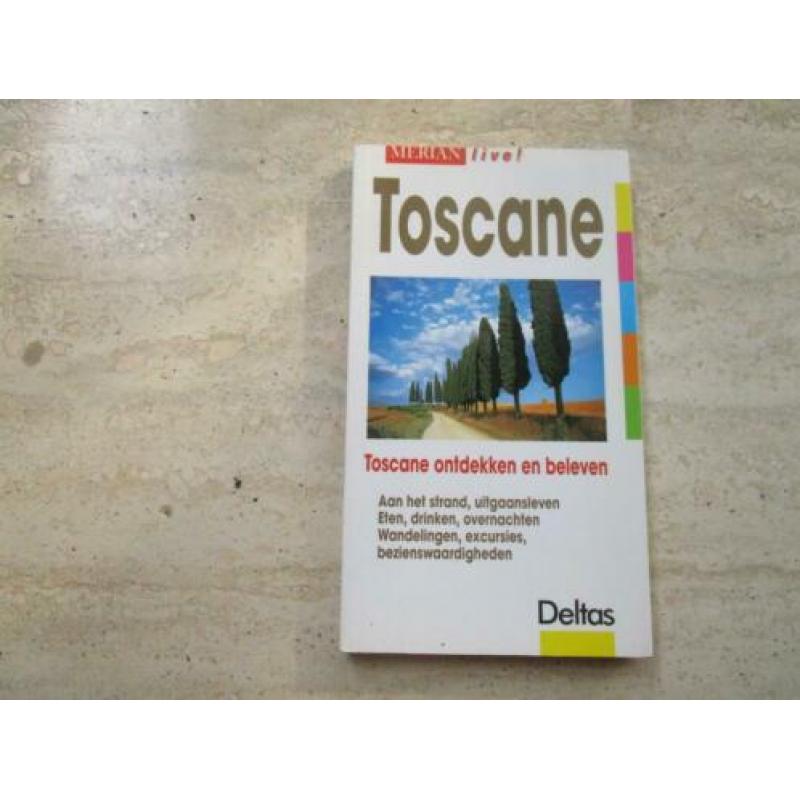 Deltas reisgids Toscane. 119 blz. Zie andere reisgidsen.