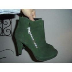 p80) groen leer suede lage laarsjes high heels mt 41 poelman