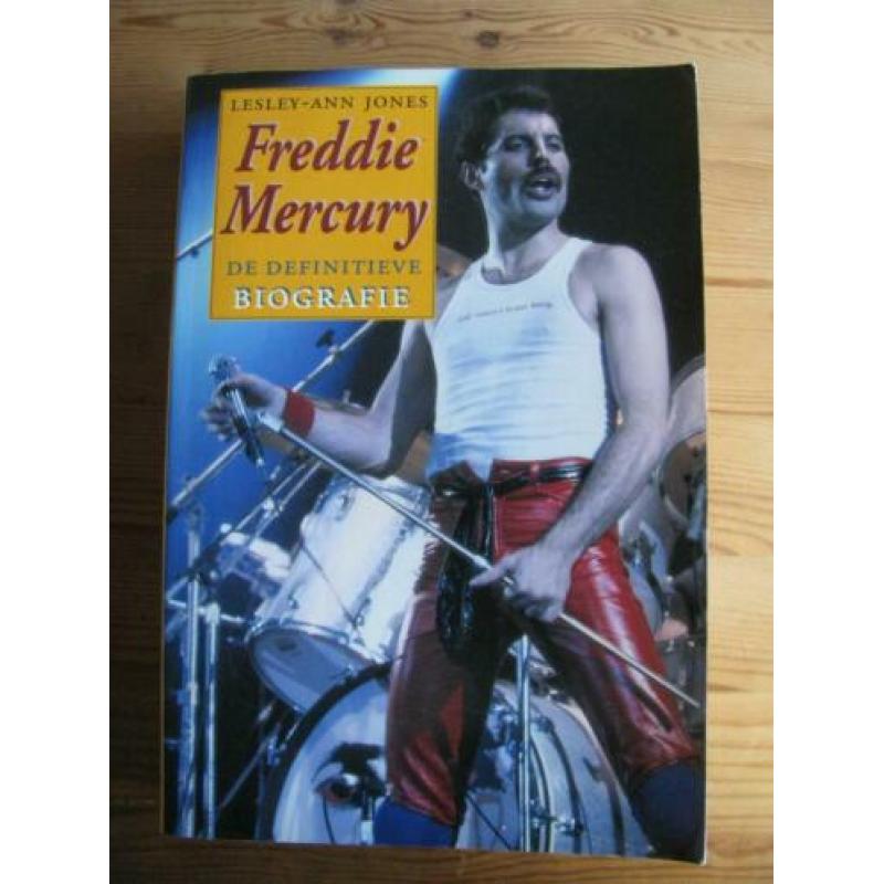Boek - de definitieve biografie Freddy Mercury / Queen