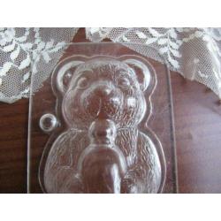 Oude Macrolon chocoladevorm - Teddybeer met flesje 13,5 x 7