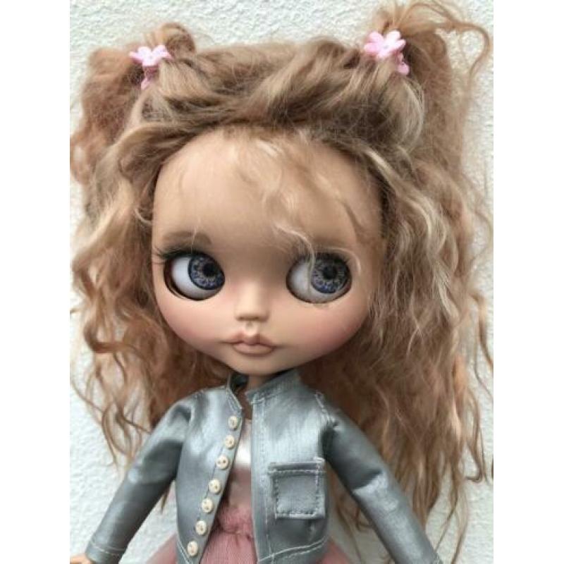 Mooie Custom Blythe Doll