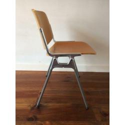 Prachtige houten Castelli stoel, designed Giancarlo Piretti