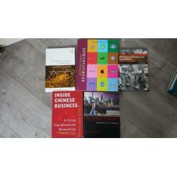 15 studieboeken: statistiek, int. management, antropologie