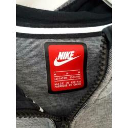 Vest Nike grijs met zwart mt 10-12yrs (137-147)