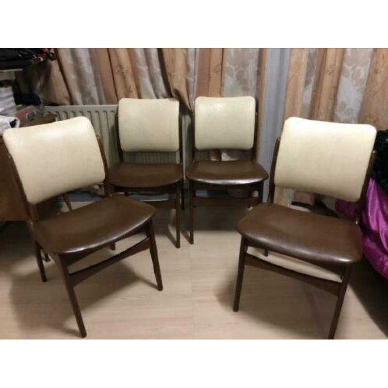 4 leren stoelen