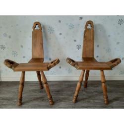 2 nette Spaanse stoeltjes vintage jaren 60 kleur lichteiken
