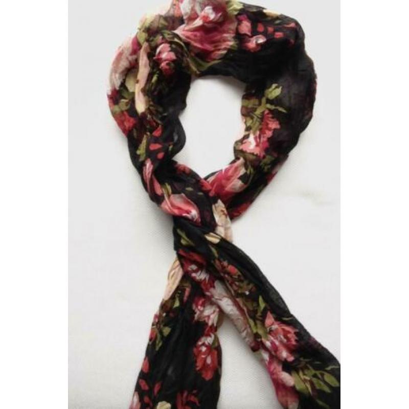 Mooie sjaal van LA LIGNA Kleurrijke bloemenstof. Zgan