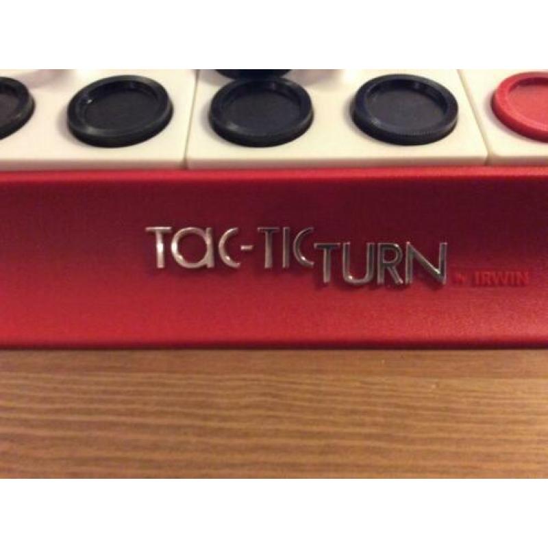 gezelschapspel Tac-Tic-Turn uitdagende vier op een rij spel