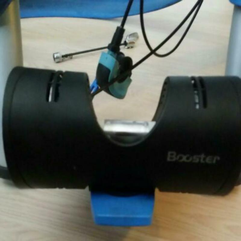 Tacx Booster.