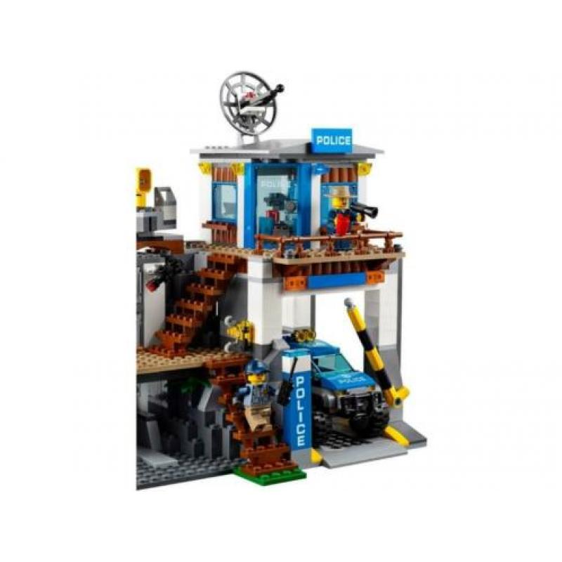 LEGO City 60174 - Politiekantoor op de berg