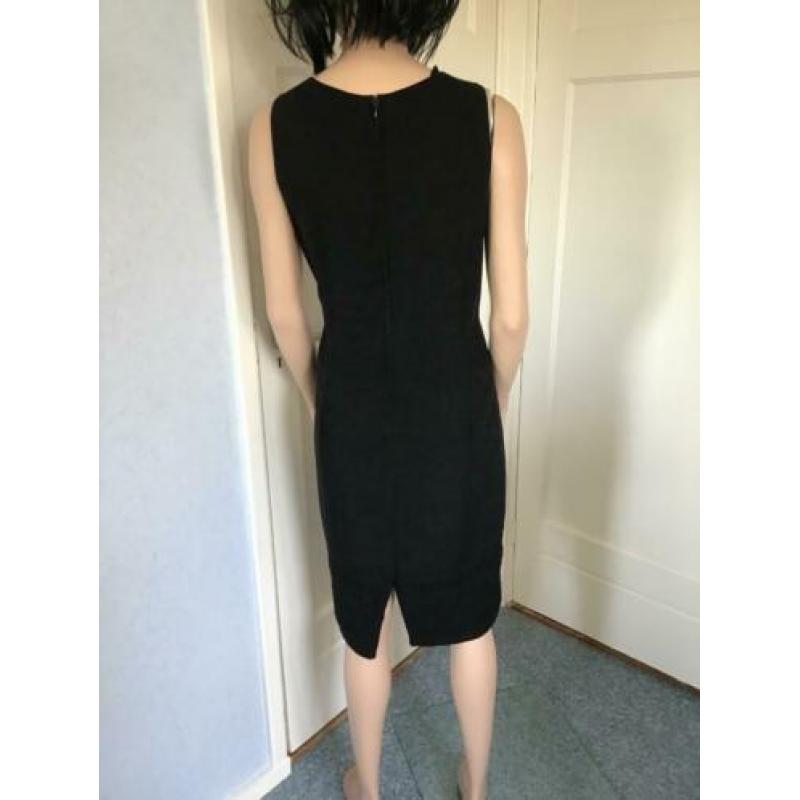 Zwart linnen jurk met geborduurde rand