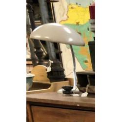 Brocante beige industriële bureaulamp - tafellamp