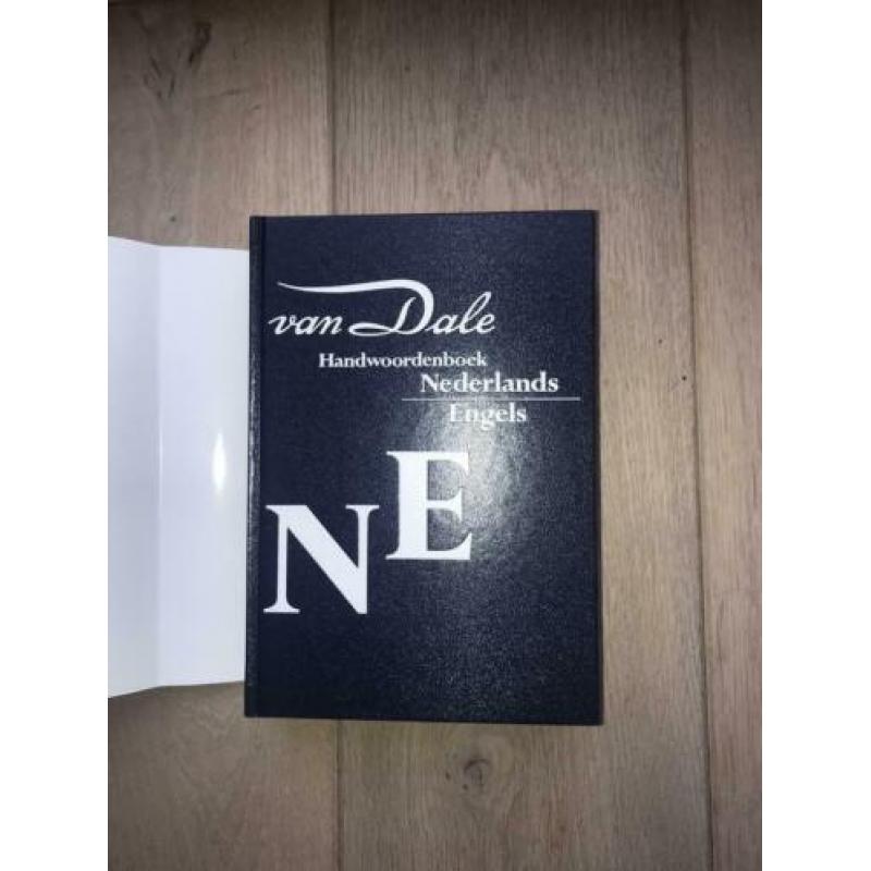 Van Dale handwoordenboek Nederlands-Engels