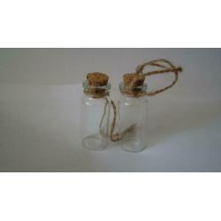 Mini glazen flesjes 5,5 cm met kurk en touw p/st.