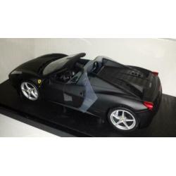 HotWheels 1:18 Ferrari 458 Spider 2011 matt zwart nieuw