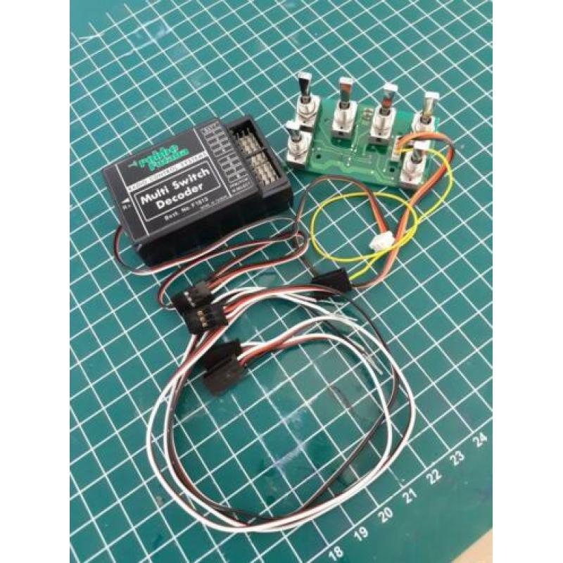 Multi switch en decoder van futaba voor o.a f14 / 16
