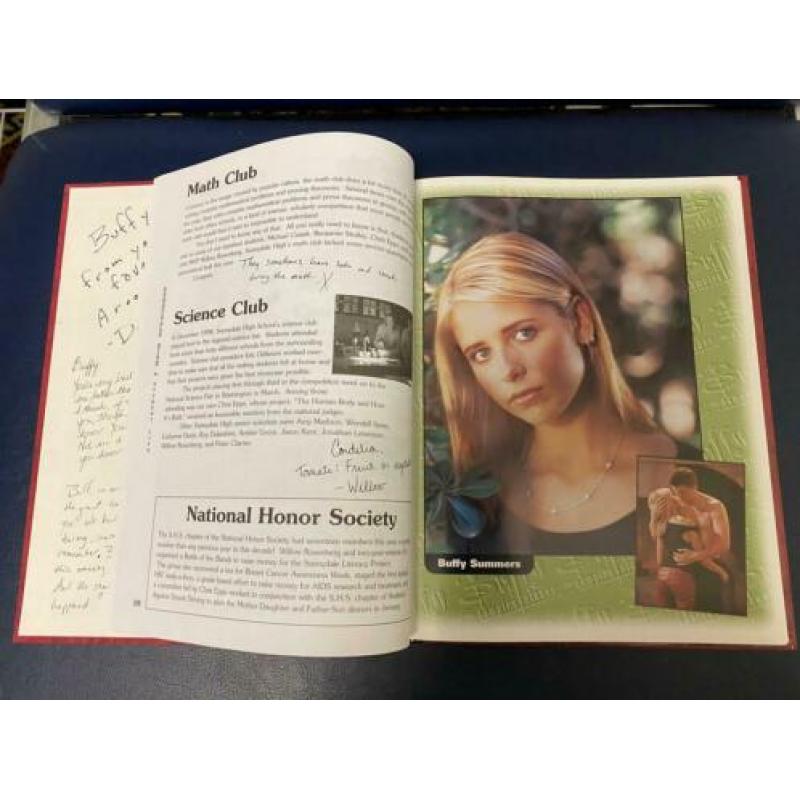 Buffy the Vampire Slayer yearbook